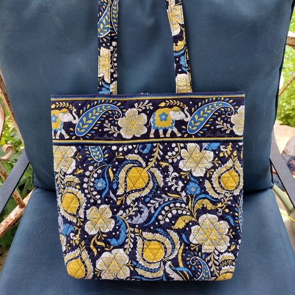 Vera Bradley Ellie Blue (Fall 2009) Large Shoulder Tote - Picture 2 of 8